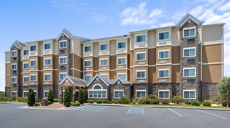 Microtel Inn & Suites by Wyndham Opelika Exterior