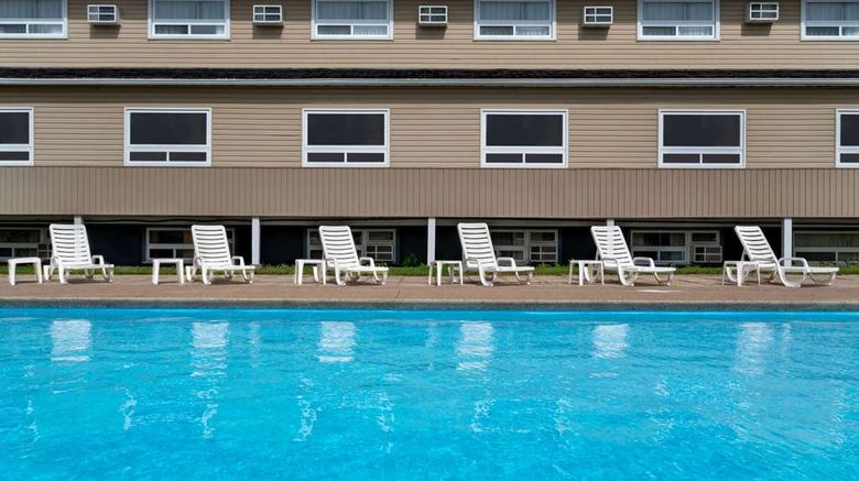 <b>Days Inn Fredericton Pool</b>. Images powered by <a href="https://iceportal.shijigroup.com/" title="IcePortal" target="_blank">IcePortal</a>.