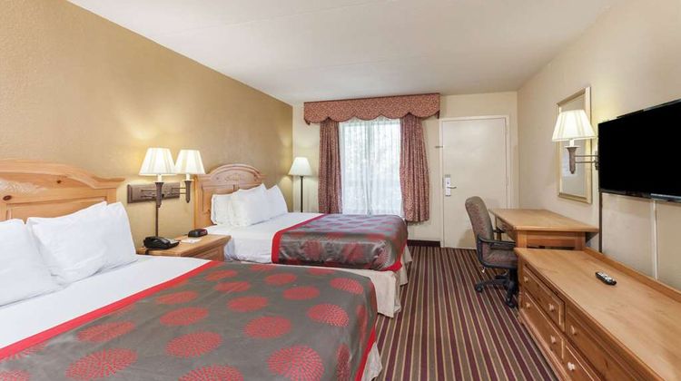 Ramada Lebanon Room