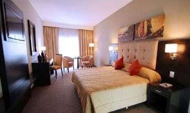Howard Johnson Hotel & Convention Center Room