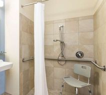 Microtel Inn & Suites Weeki Wachee Room