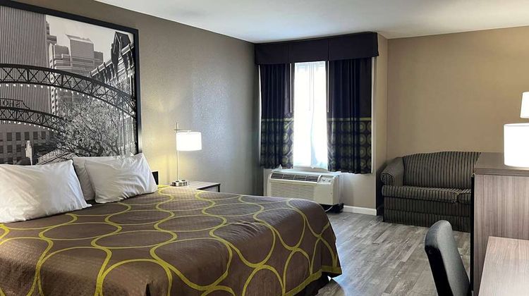 Super 8 - Harrison OH Room
