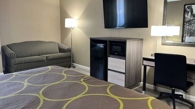Super 8 - Harrison OH Room