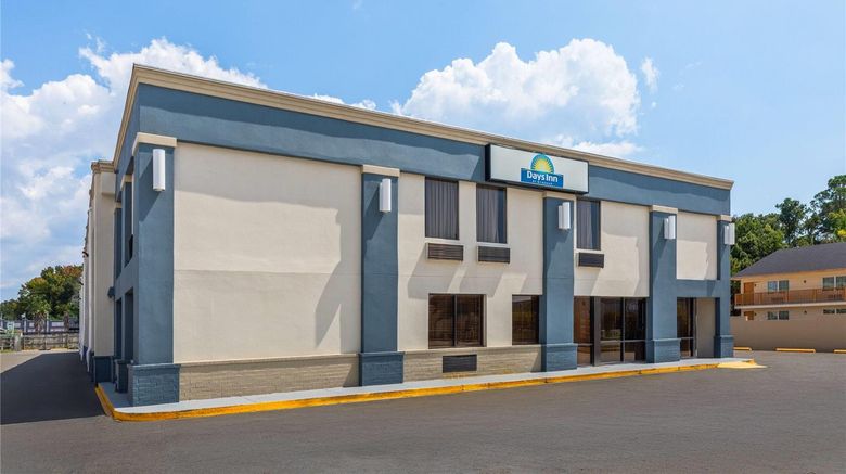 <b>Days Inn Slidell Exterior</b>. Images powered by <a href="https://iceportal.shijigroup.com/" title="IcePortal" target="_blank">IcePortal</a>.