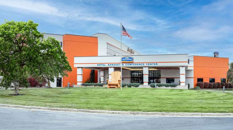Howard Johnson Inn Lima Exterior. Images powered by <a href="https://iceportal.shijigroup.com" target="_blank" rel="noopener">Ice Portal</a>.