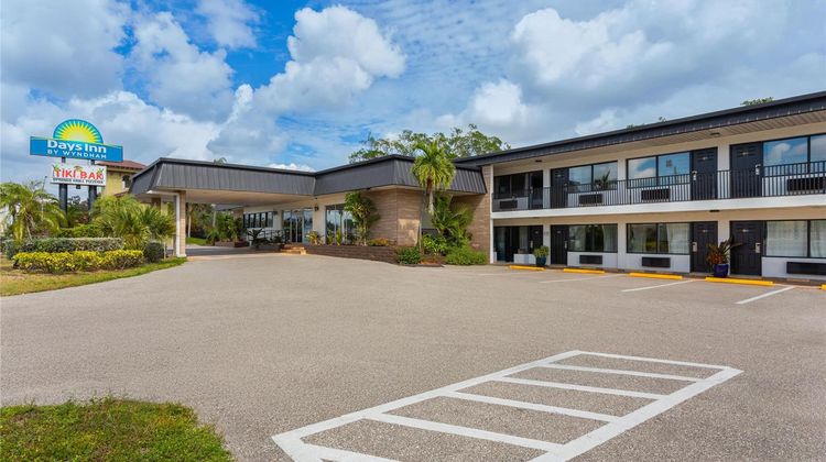 Days Inn Fort Myers Springs Resort Exterior