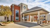 Howard Johnson Inn and Suites Oacoma Exterior