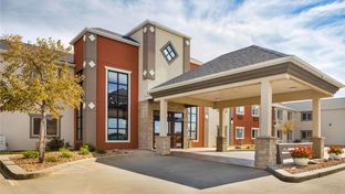 Howard Johnson Inn and Suites Oacoma