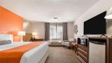 Howard Johnson Inn and Suites Oacoma Suite