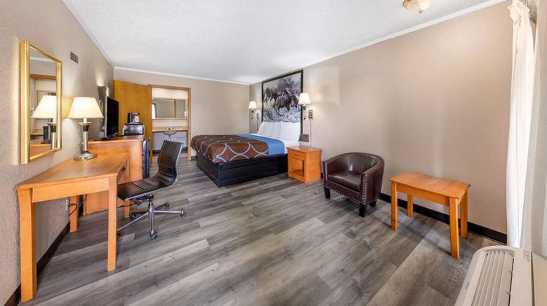<b>Super 8 Kansas City Airport Room</b>. Images powered by <a href="https://iceportal.shijigroup.com/" title="IcePortal" target="_blank">IcePortal</a>.