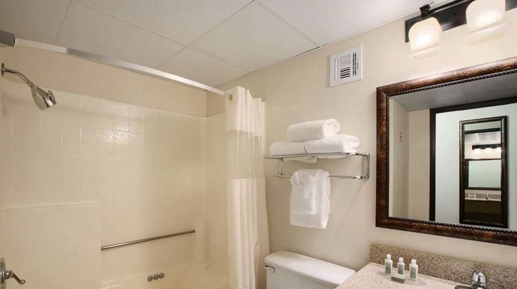 Baymont Inn & Suites Branson Room