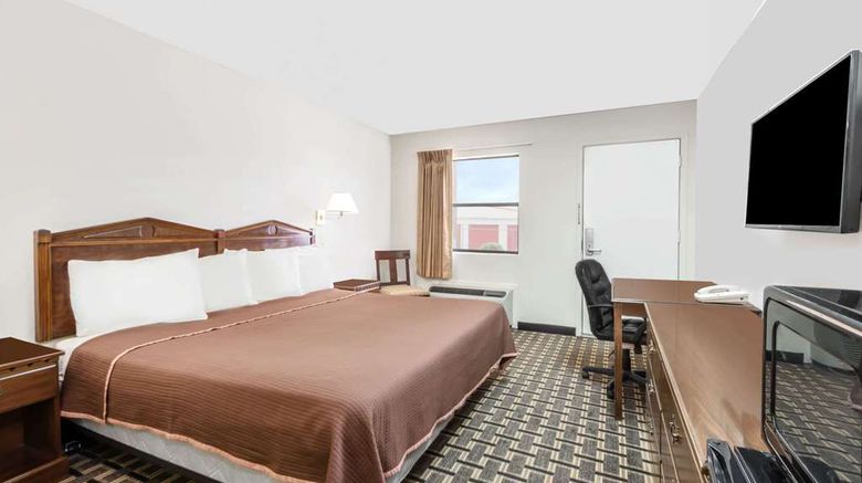 <b>Knights Inn Slaton Room</b>. Images powered by <a href="https://iceportal.shijigroup.com/" title="IcePortal" target="_blank">IcePortal</a>.