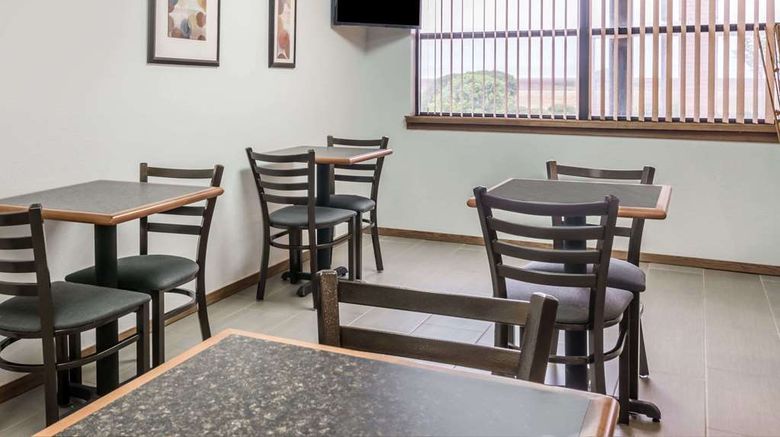 <b>Knights Inn Slaton Restaurant</b>. Images powered by <a href="https://iceportal.shijigroup.com/" title="IcePortal" target="_blank">IcePortal</a>.