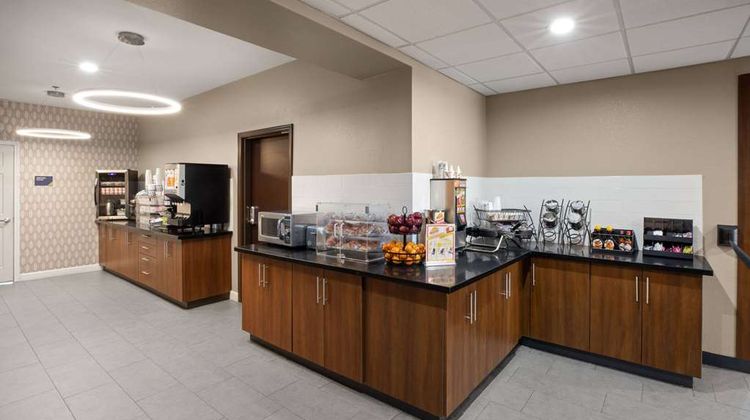 Microtel Inn & Suites Buda at Cabelas Restaurant