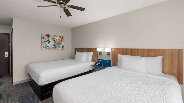 Microtel Inn & Suites Buda at Cabelas Room