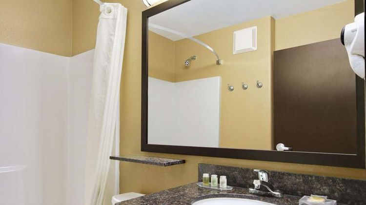 Microtel Inn & Suites Round Rock Room