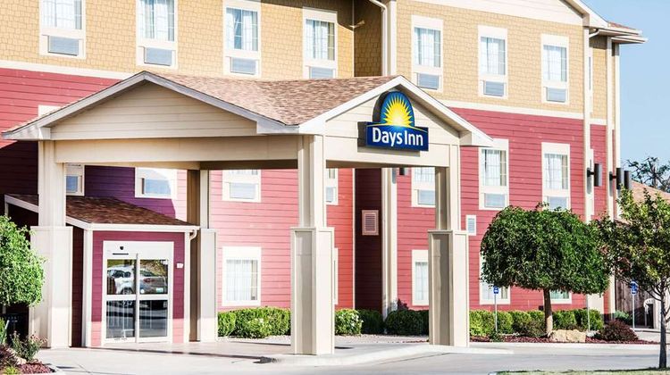 Days Inn Ellis Exterior