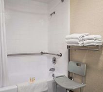 Days Inn Gilroy Room