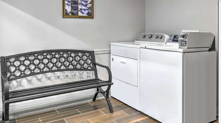 Days Inn & Suites, Cabot Other