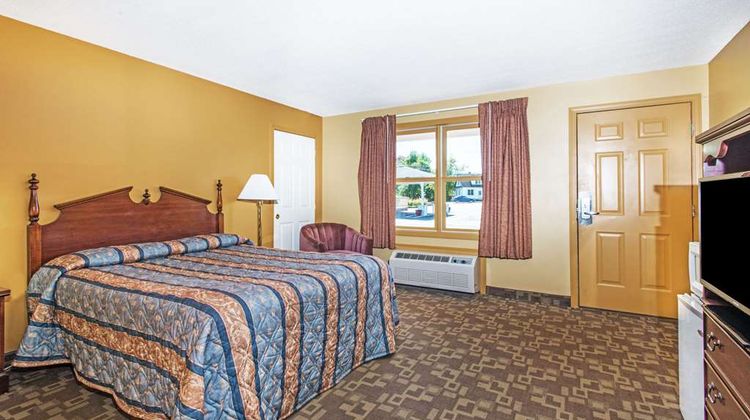 Knights Inn Hadley Room