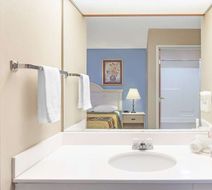 Super 8 Freeport Room