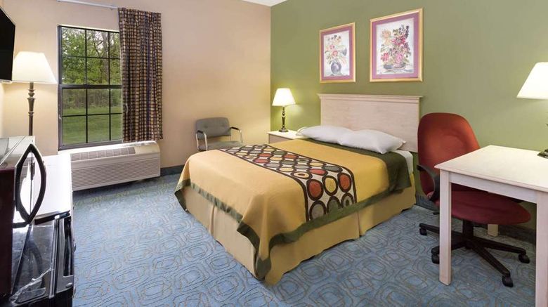 <b>Super 8 Freeport Room</b>. Images powered by <a href="https://iceportal.shijigroup.com/" title="IcePortal" target="_blank">IcePortal</a>.