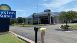 <b>Days Inn & Suites Tahlequah Exterior</b>. Images powered by <a href="https://iceportal.shijigroup.com/" title="IcePortal" target="_blank">IcePortal</a>.