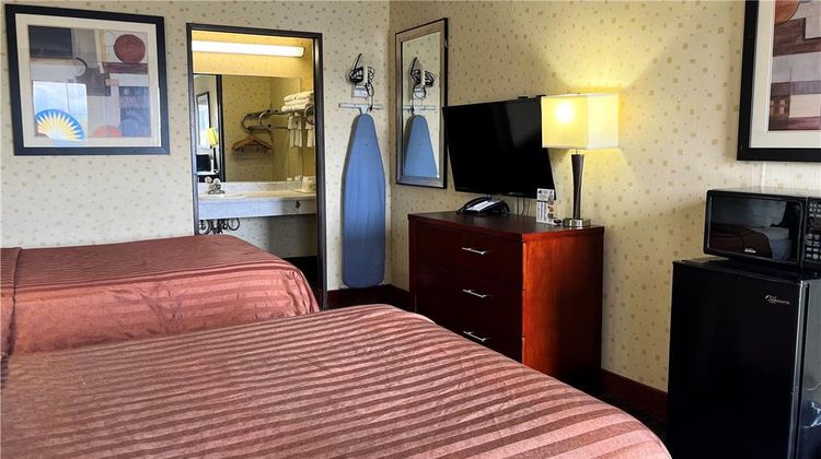 Travelodge Seymour Room