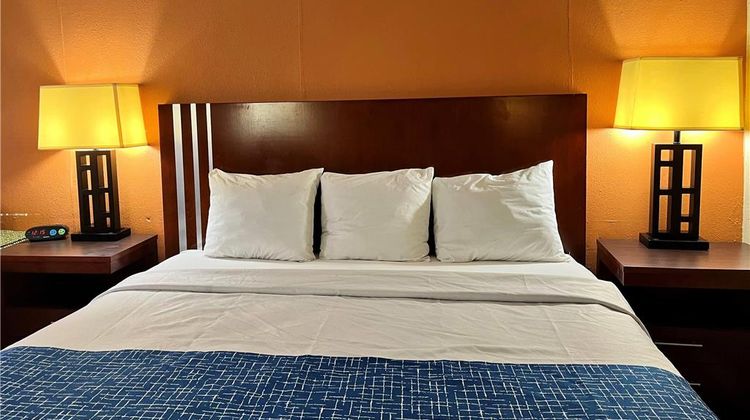 Travelodge Seymour Room