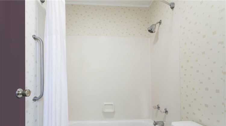 Travelodge Seymour Room