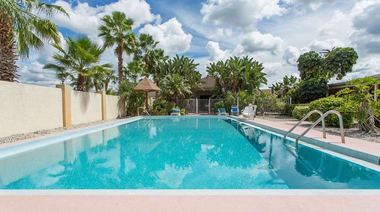 Knights Inn Arcadia Pool