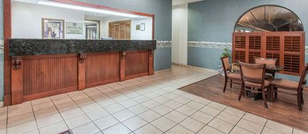 Knights Inn Arcadia Lobby