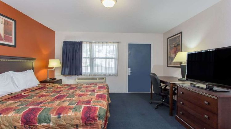 Knights Inn Arcadia Suite