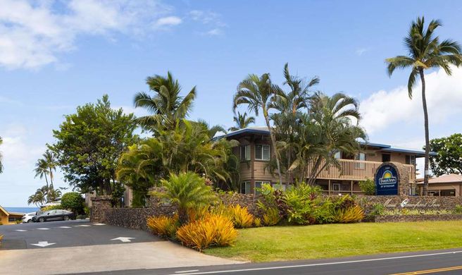 Days Inn by Wyndham Maui Oceanfront Exterior