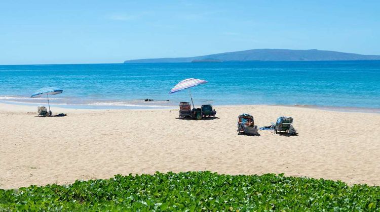 Days Inn by Wyndham Maui Oceanfront Beach