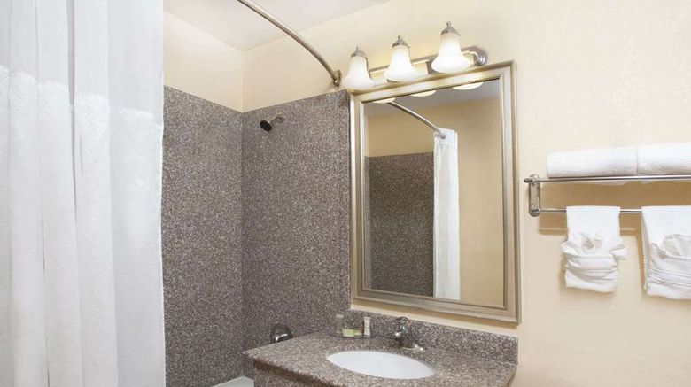 <b>Super 8 Chicago Northlake O'Hare South Room</b>. Images powered by <a href="https://iceportal.shijigroup.com/" title="IcePortal" target="_blank">IcePortal</a>.