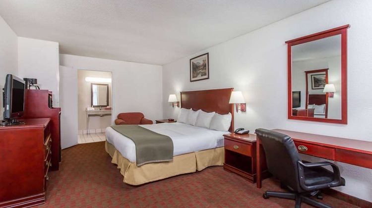 Baymont Inn & Suites Manning Room