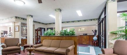 Baymont Inn & Suites Manning Lobby