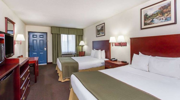 Baymont Inn & Suites Manning Room