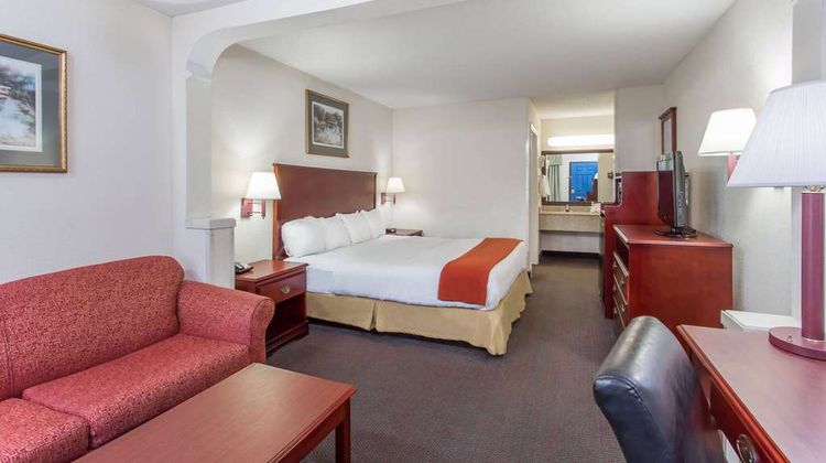 Baymont Inn & Suites Manning Room