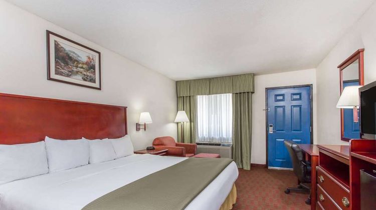 Baymont Inn & Suites Manning Room
