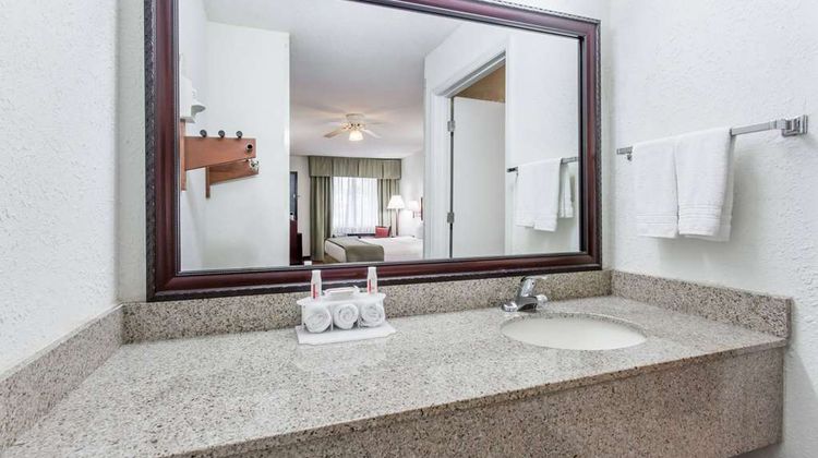 Baymont Inn & Suites Manning Room