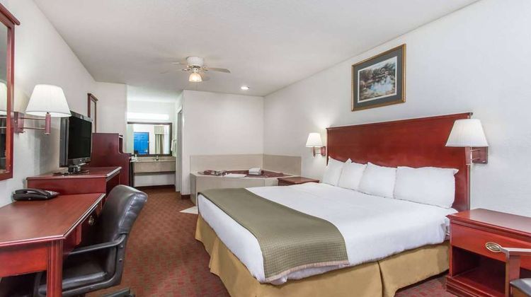 Baymont Inn & Suites Manning Room