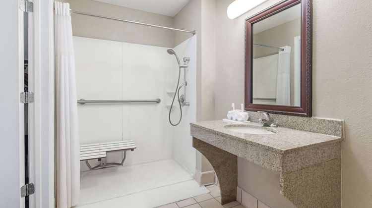 Baymont Inn & Suites Manning Room