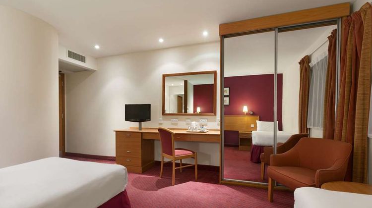 Days Inn Stevenage North Room