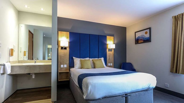<b>Days Inn Peterborough Room</b>. Images powered by <a href="https://iceportal.shijigroup.com/" title="IcePortal" target="_blank">IcePortal</a>.