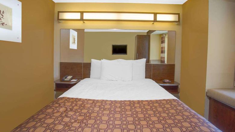 <b>Microtel Inn & Suites Harrisonburg Room</b>. Images powered by <a href="https://iceportal.shijigroup.com/" title="IcePortal" target="_blank">IcePortal</a>.