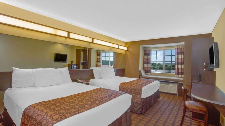 <b>Microtel Inn & Suites Harrisonburg Room</b>. Images powered by <a href="https://iceportal.shijigroup.com/" title="IcePortal" target="_blank">IcePortal</a>.