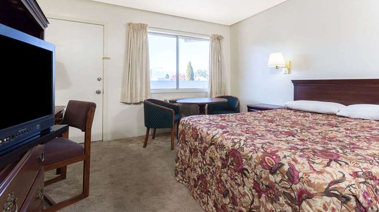 <b>Knights Inn Baker City Room</b>. Images powered by <a href="https://iceportal.shijigroup.com/" title="IcePortal" target="_blank">IcePortal</a>.