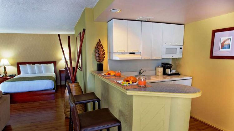 Ramada Plaza Waikiki Room